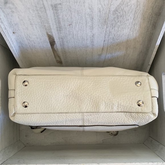 Coach white pebbled leather satchel - Picture 3 of 14